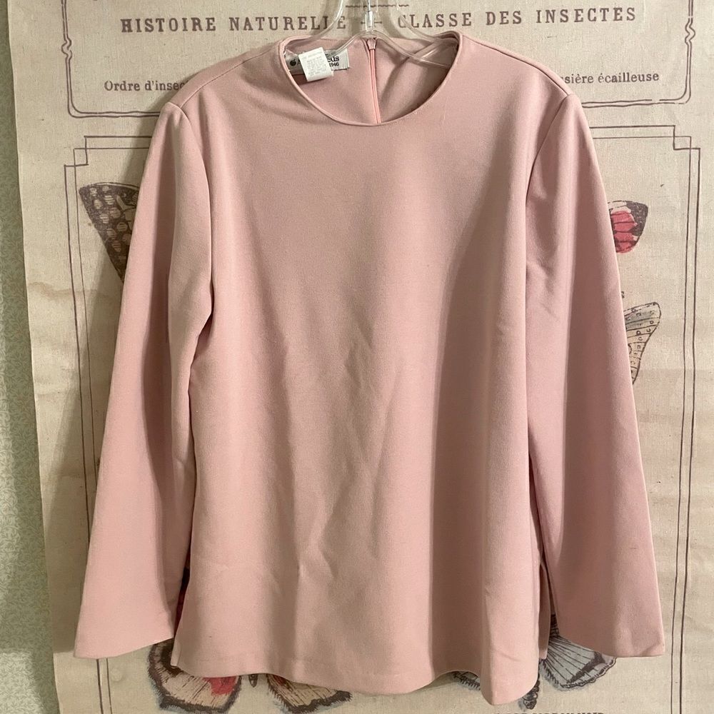 5 fpr $20. Vintage Appleseed’s top